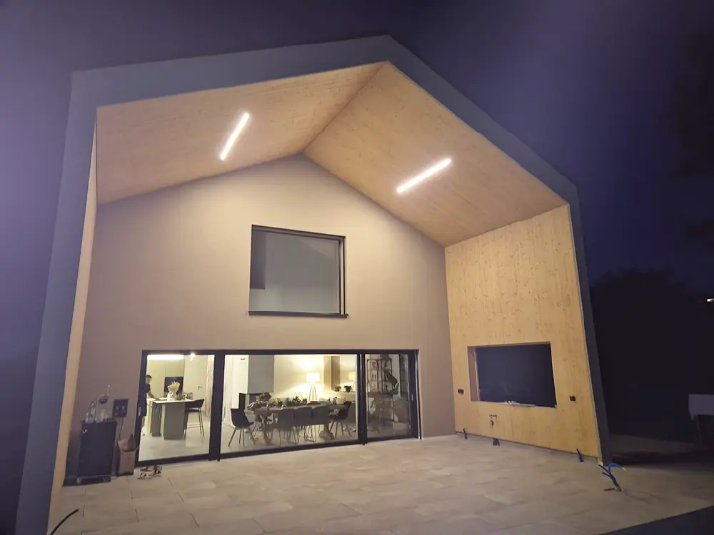 Pour une nouvelle construction, installation de solutions d'éclairage selon les normes suisses et pour les rénovations, révision des systèmes d'éclairage pour la sécurité